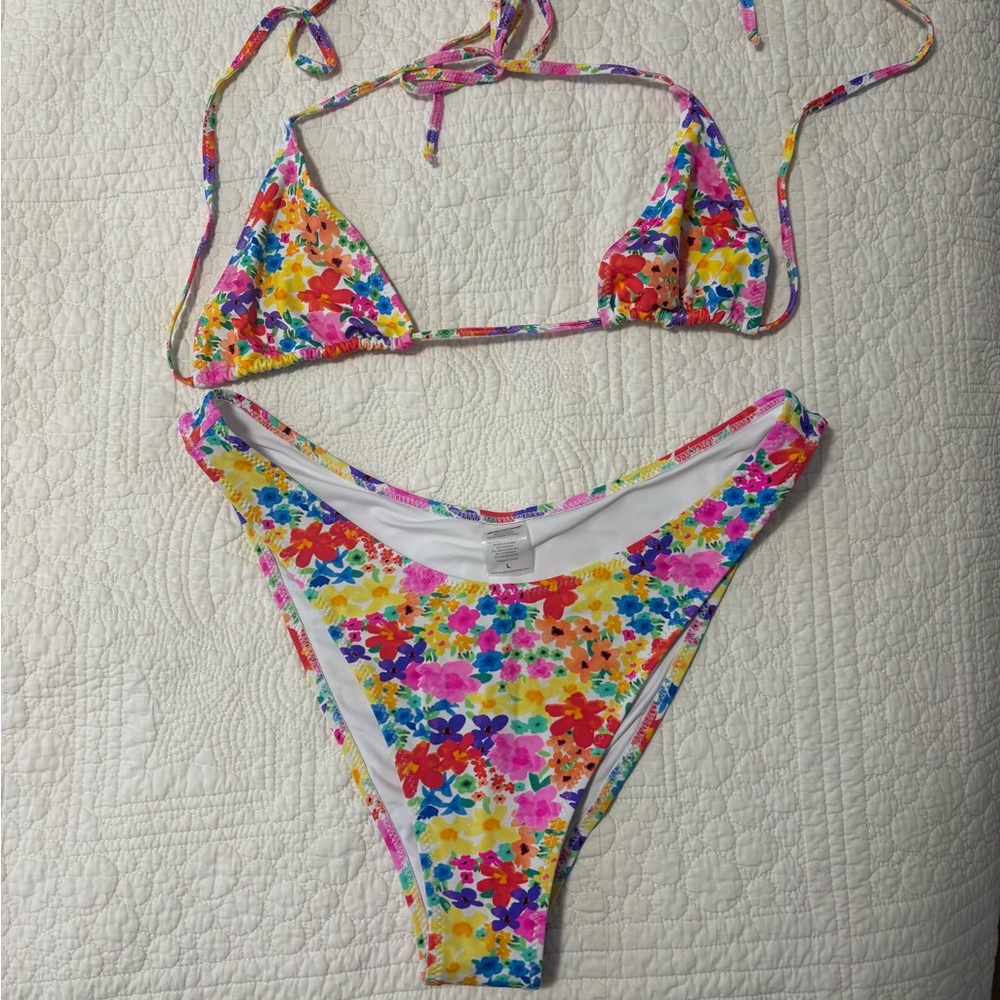 Bright swimwear melody top and capri bottoms in sunset colourway. Large